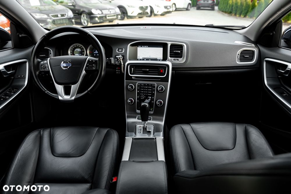 Volvo S60 D5 AWD Geartronic RDesign - 27