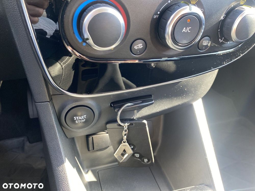 Renault Clio - 22