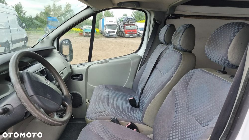 Renault Trafic - 26