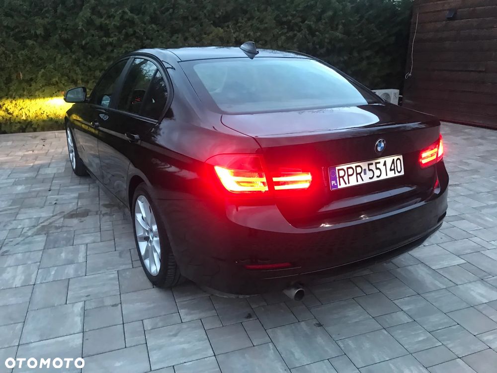 BMW Seria 3 320d - 8