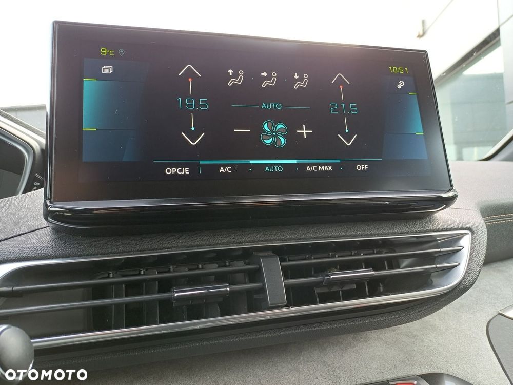 Peugeot 3008 1.6 PureTech HYbrid GT Line S&S EAT8 - 24