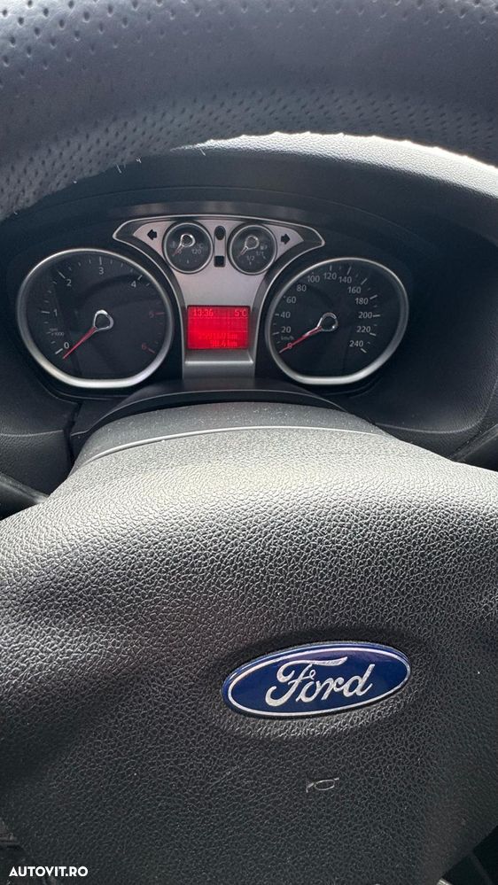Ford Focus 1.8 TDCI Anniversary - 6