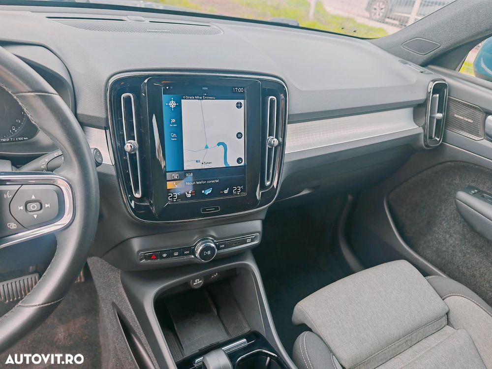Volvo XC 40 T4 Recharge DKG Ultimate Bright - 11