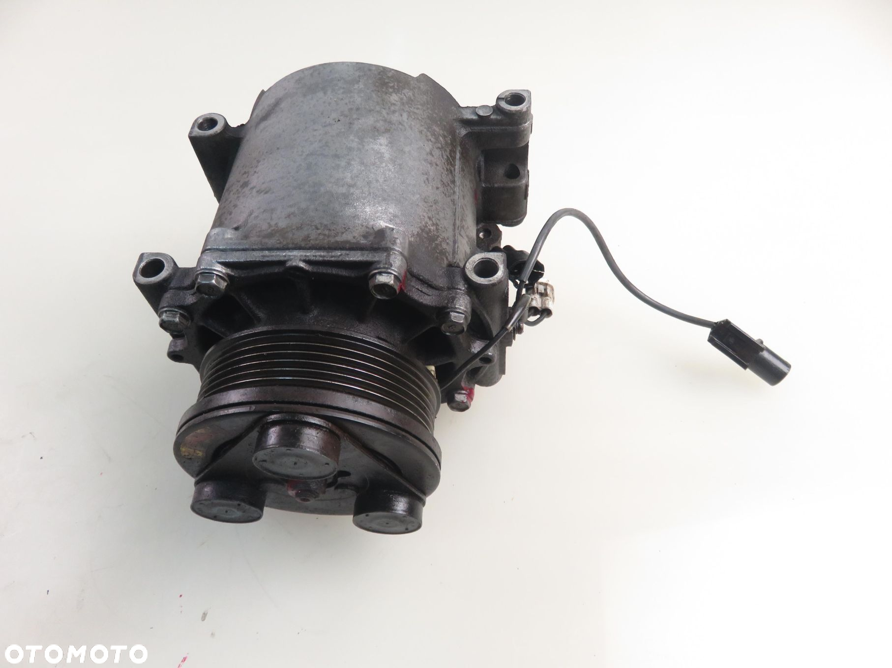 KOMPRESOR KLIMATYZACJI MITSUBISHI OUTLANDER I 2.0  AKC200A215AR - 2