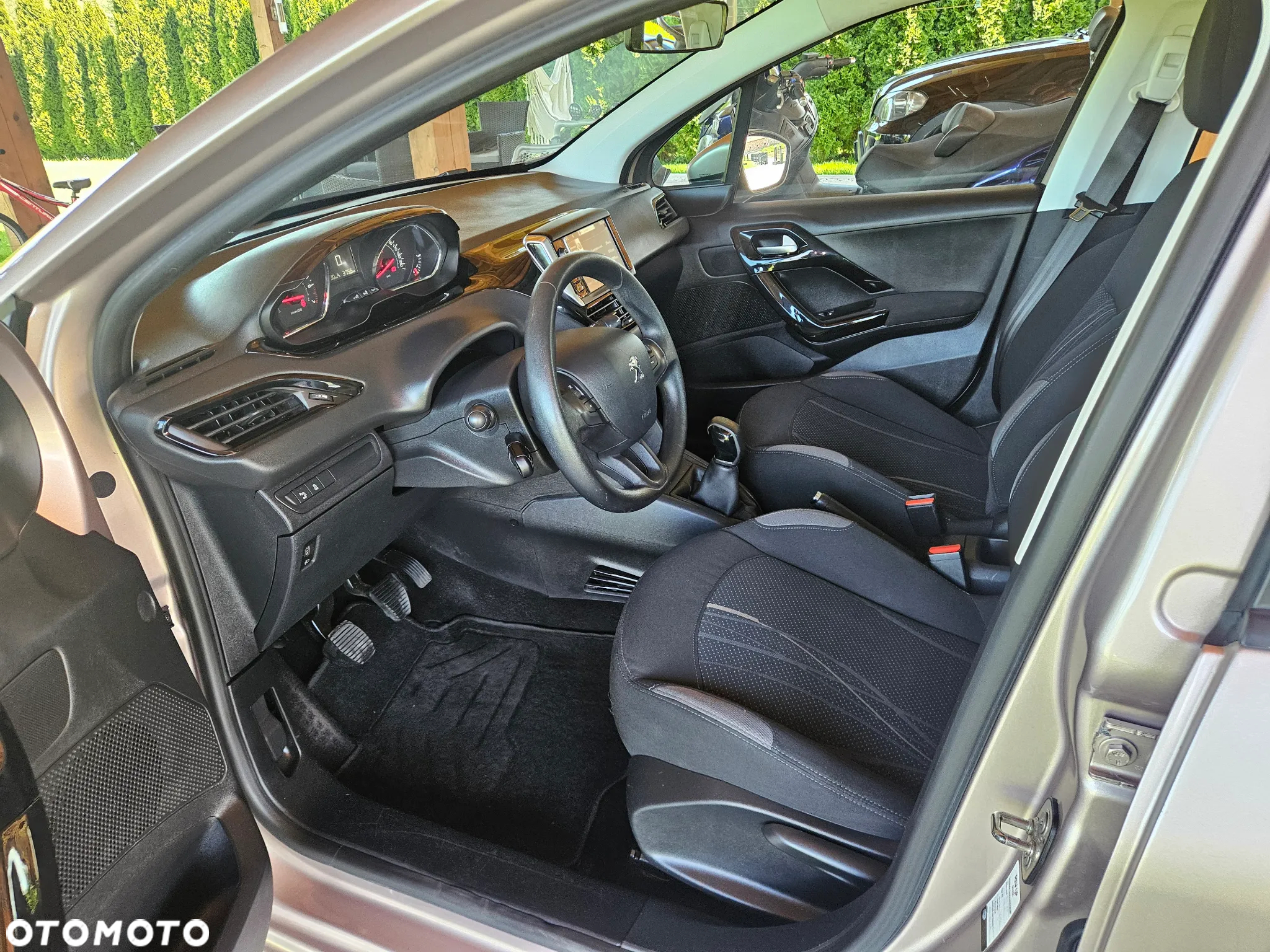 Peugeot 208 1.2 PureTech GPF Allure S&S - 19