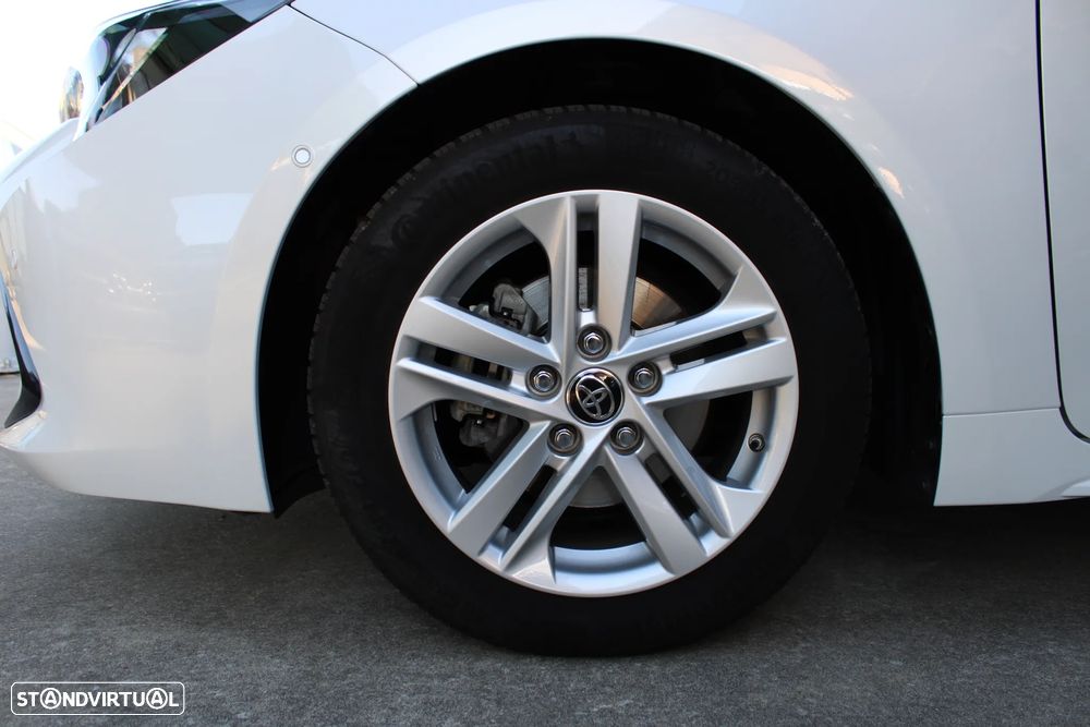 Toyota Corolla 1.8 Hybrid Exclusive - 11