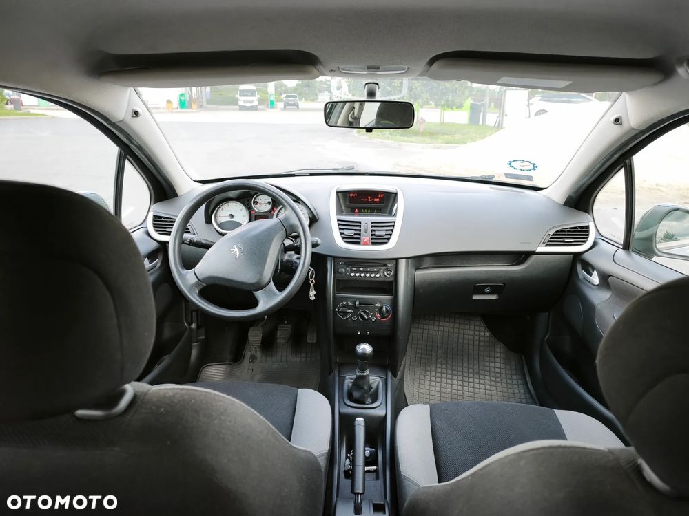 Peugeot 207 1.4 16V Trendy - 6