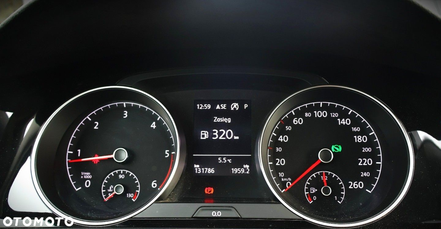 Volkswagen Golf - 22