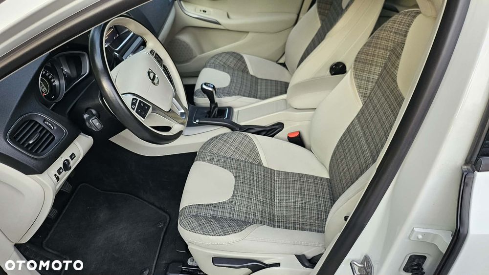 Volvo V40 Cross Country D3 You - 13