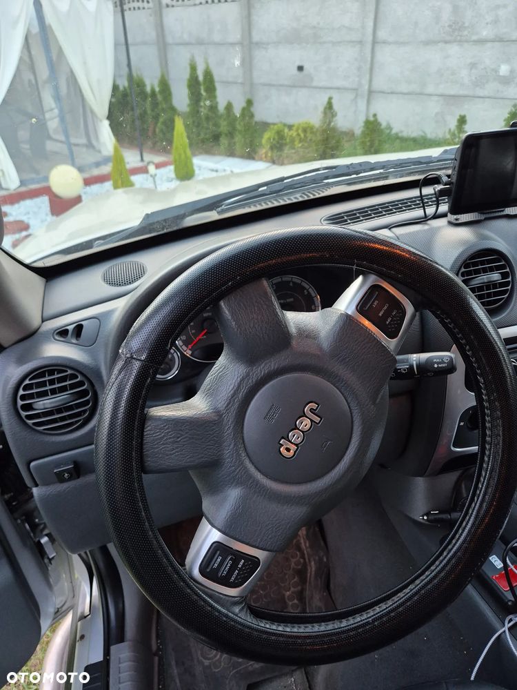 Jeep Liberty - 6