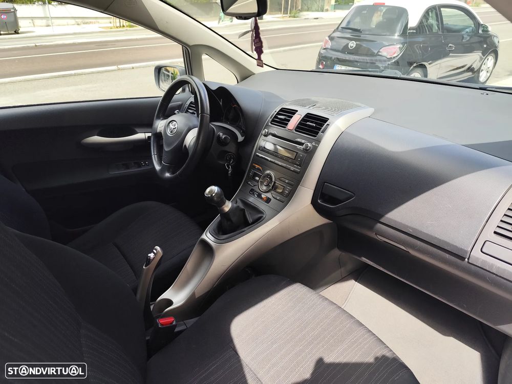Toyota Auris 1.4 D-4D Sol - 15
