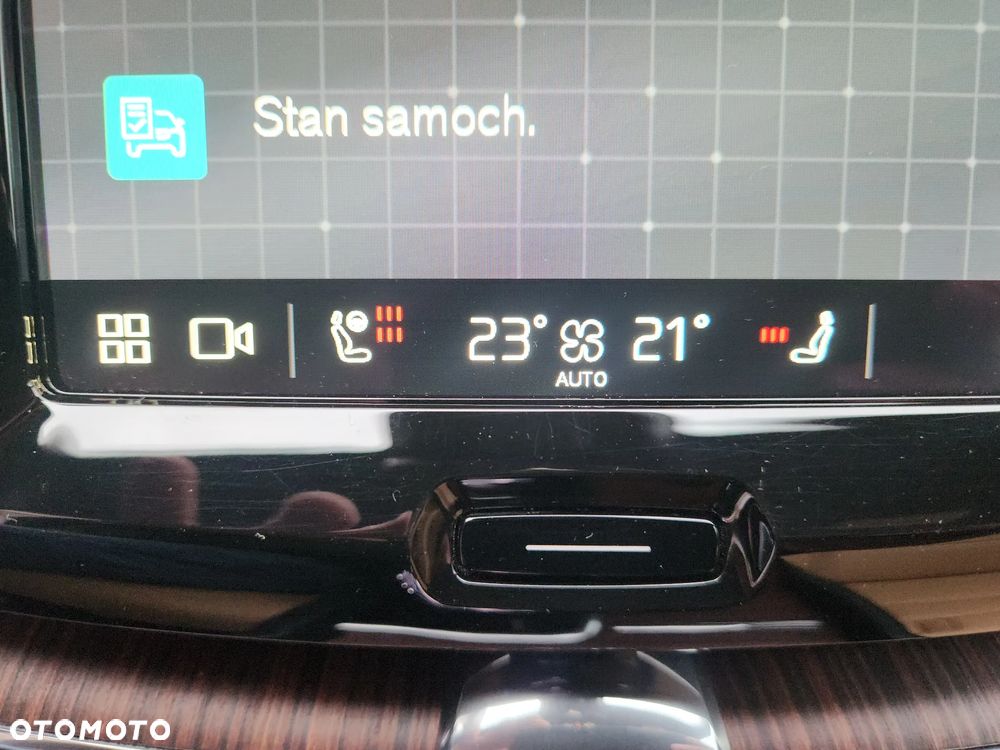 Volvo XC 60 B4 D AWD Ultimate Dark - 28