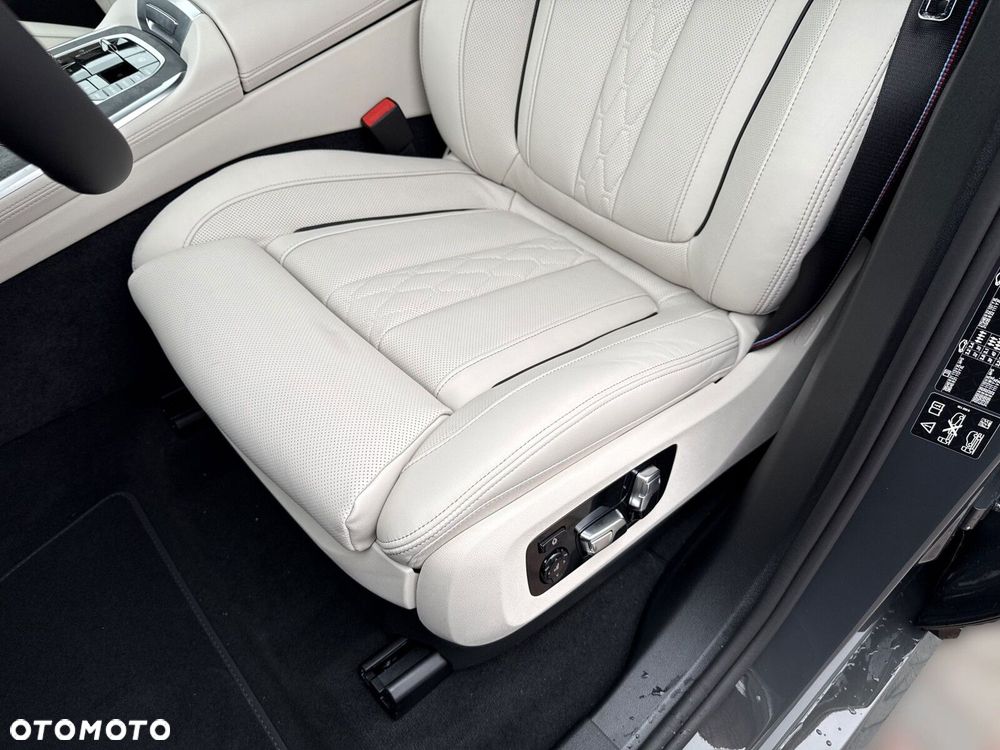 BMW X7 - 14