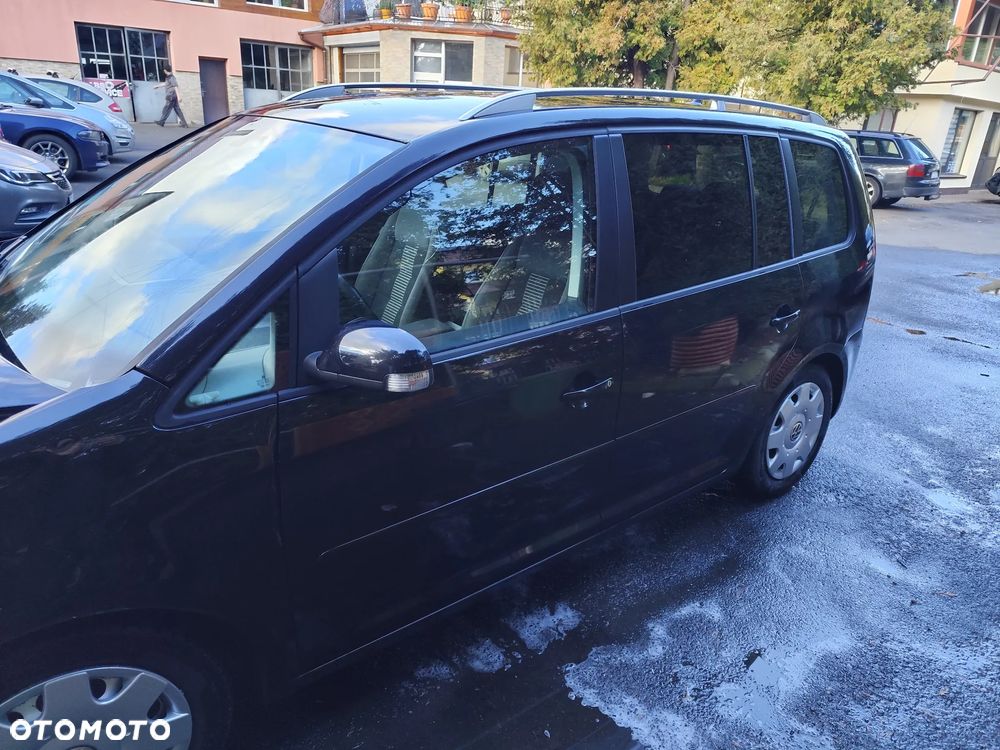 Volkswagen Touran 2.0 TDI DPF Trendline - 5