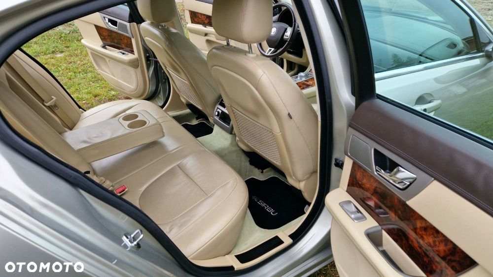 Jaguar XF 3.0 V6 Diesel Sportbrake - 17