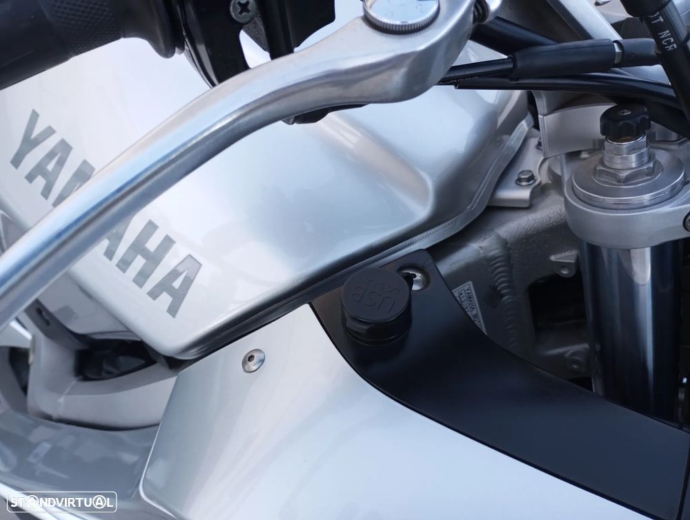 Yamaha FJR - 8