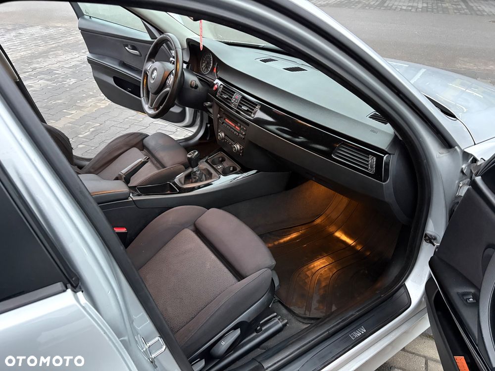 BMW Seria 3 320d DPF - 12