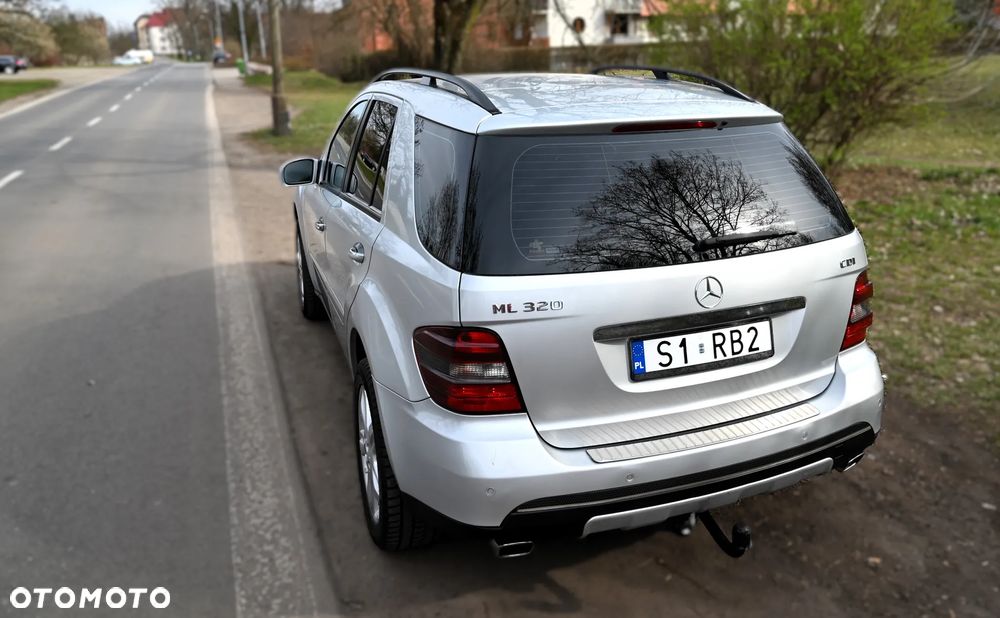 Mercedes-Benz ML - 15