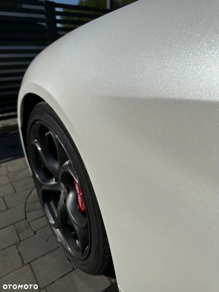 Alfa Romeo Giulia 2.0 Turbo 16V AT8 Veloce Ti - 8