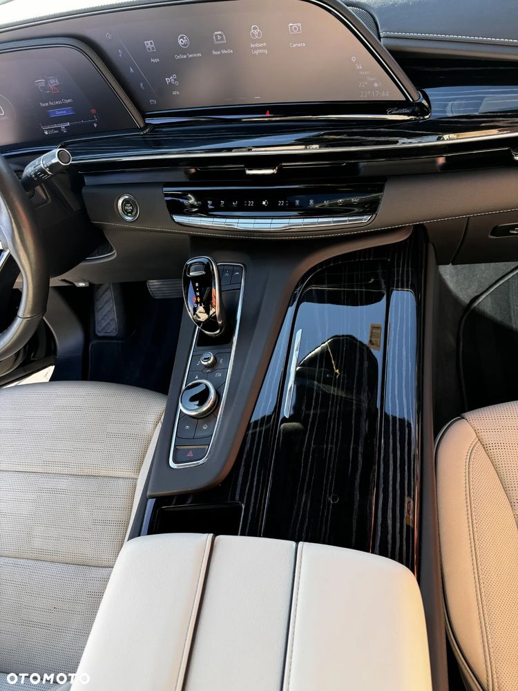 Cadillac Escalade 6.2 V8 AWD AT Platinum - 30