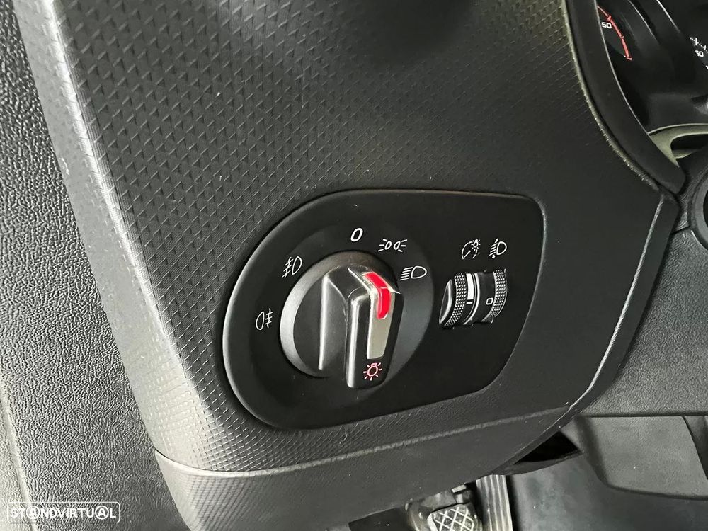 SEAT Leon 1.6 TDI DPF Ecomotive Sport - 19