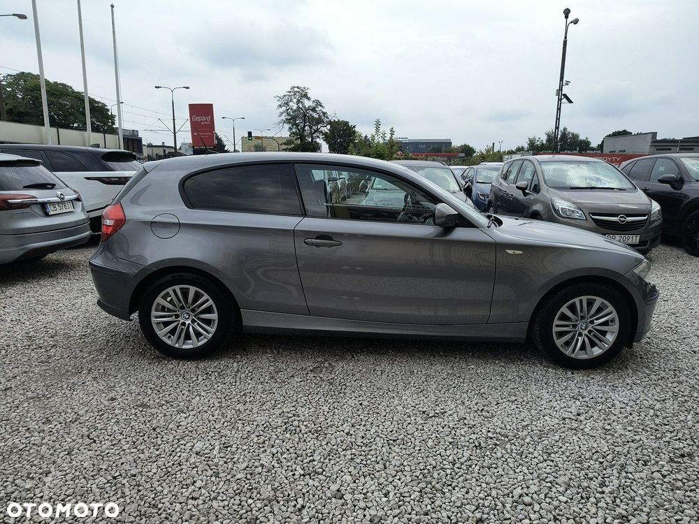 BMW Seria 1 118d Sport Line - 24