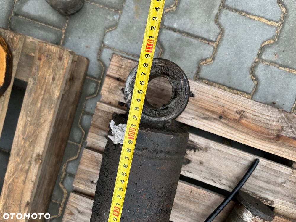 Siłownik podnoszenia ramienia głównego do żurawia leśnego V kran - 5