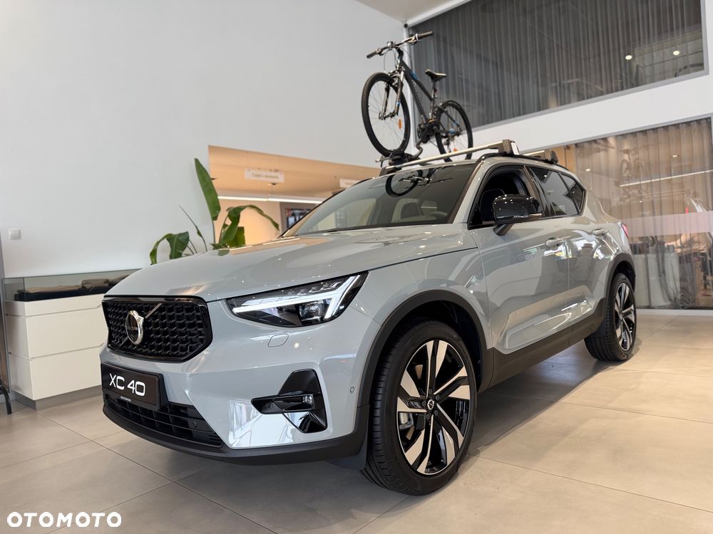 Volvo XC 40 B4 Ultra Dark - 1