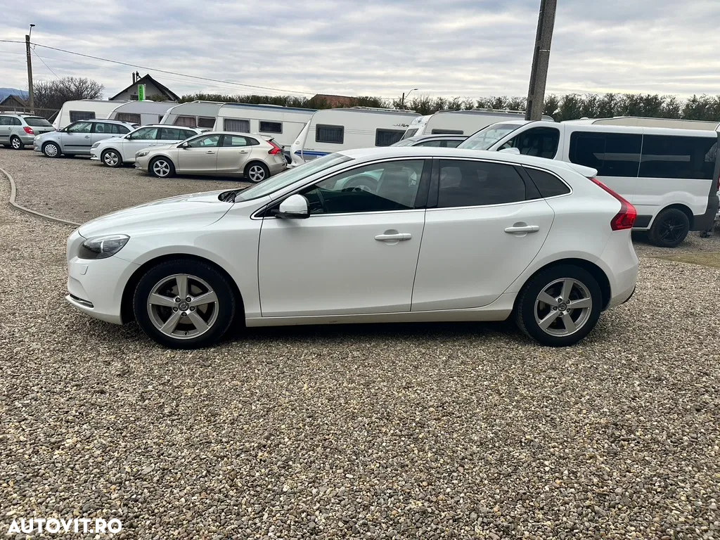 Volvo V40 D2 94g Momentum - 4