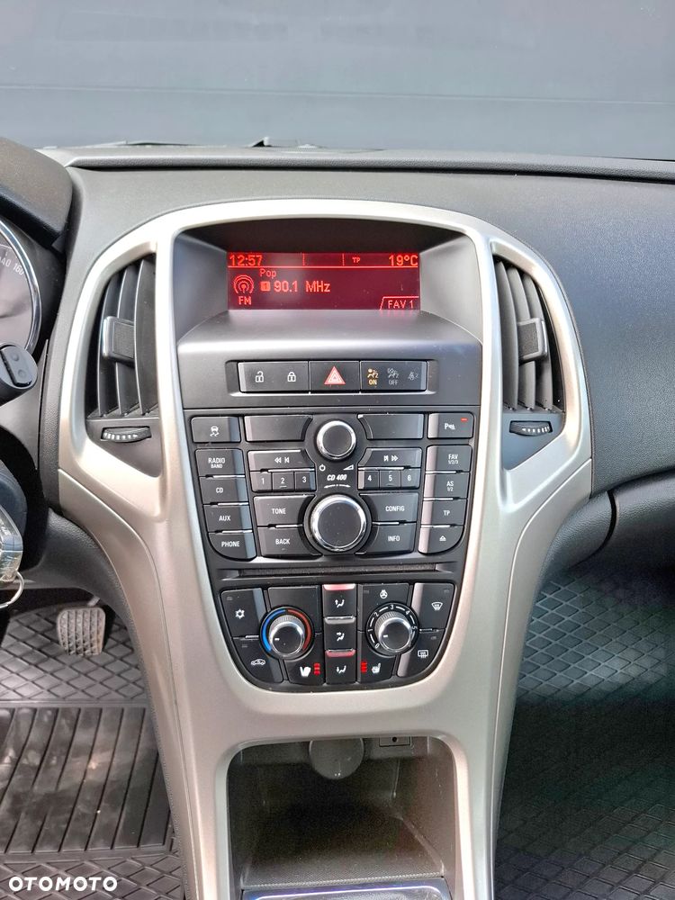 Opel Astra 1.4 T Cosmo - 24