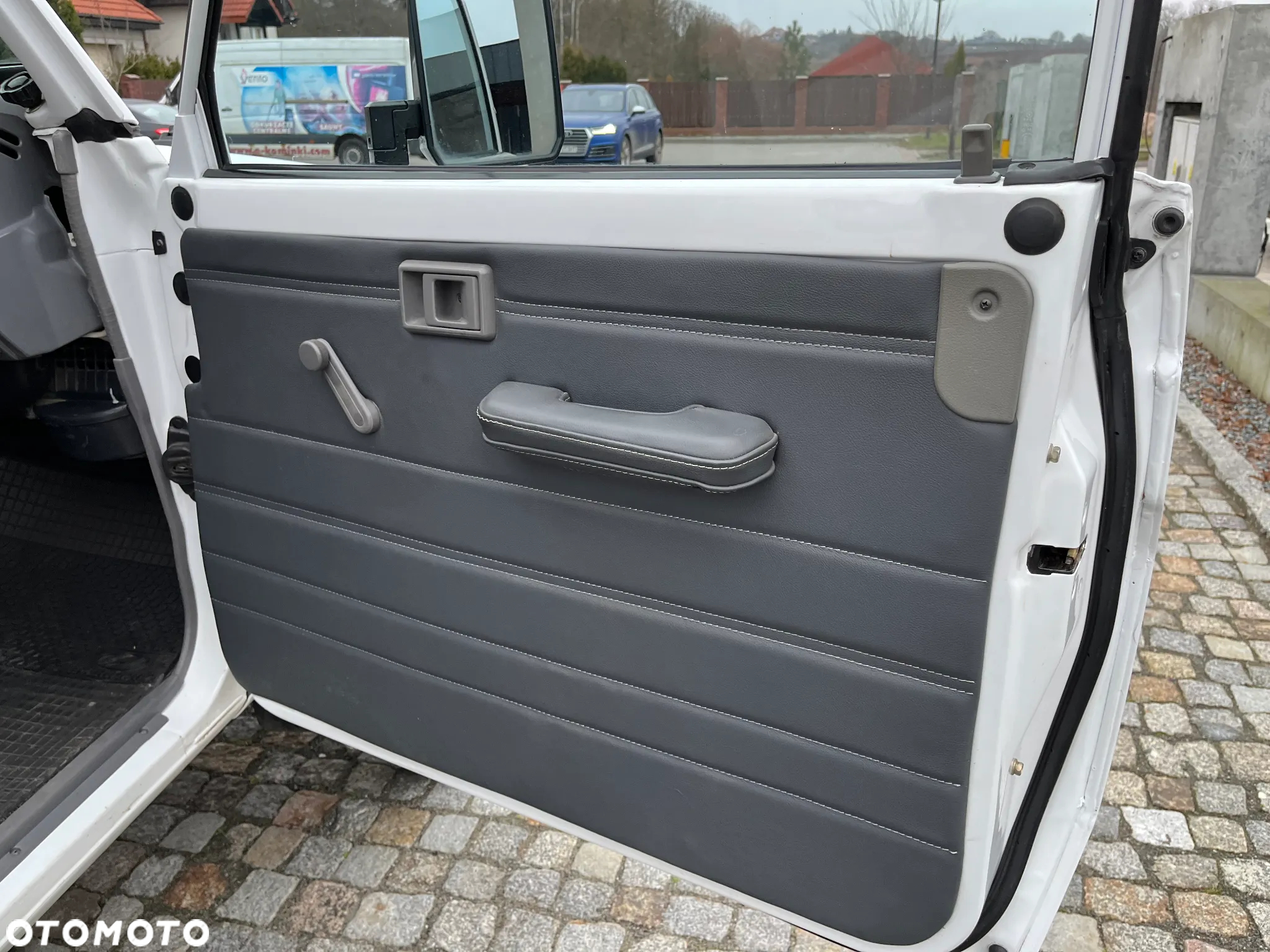 Toyota Land Cruiser HT LX - 34