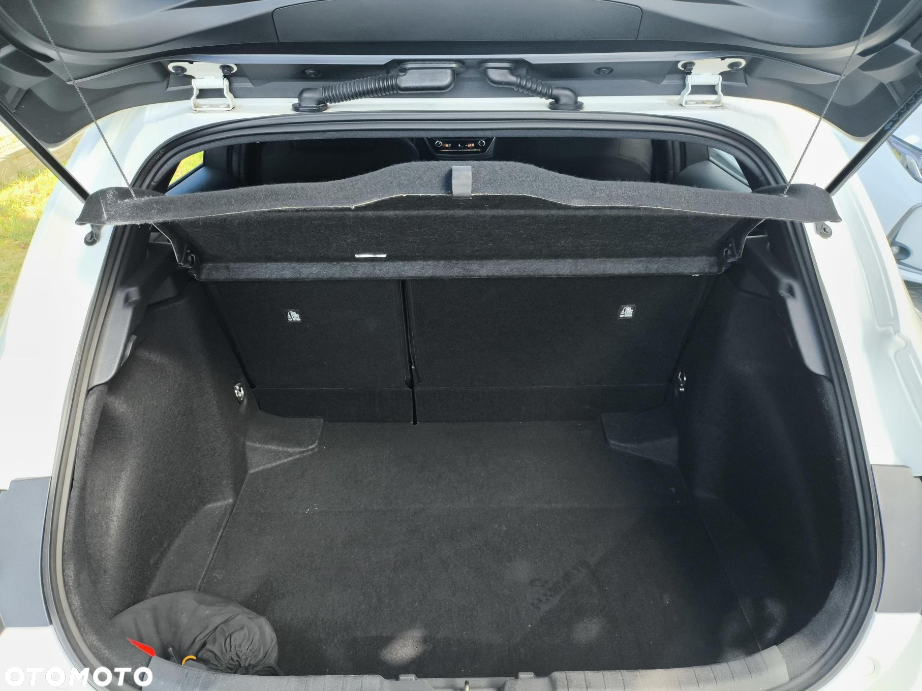Toyota Corolla - 10
