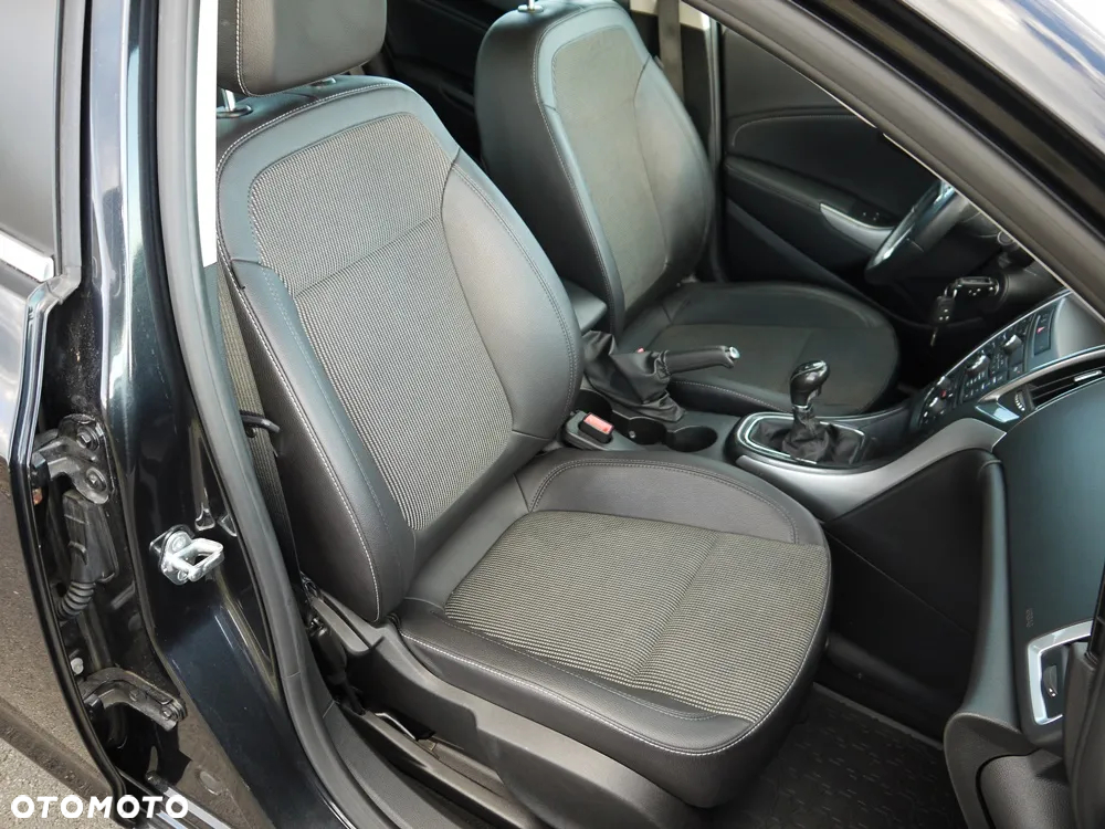 Opel Astra IV 1.4 T Executive - 24