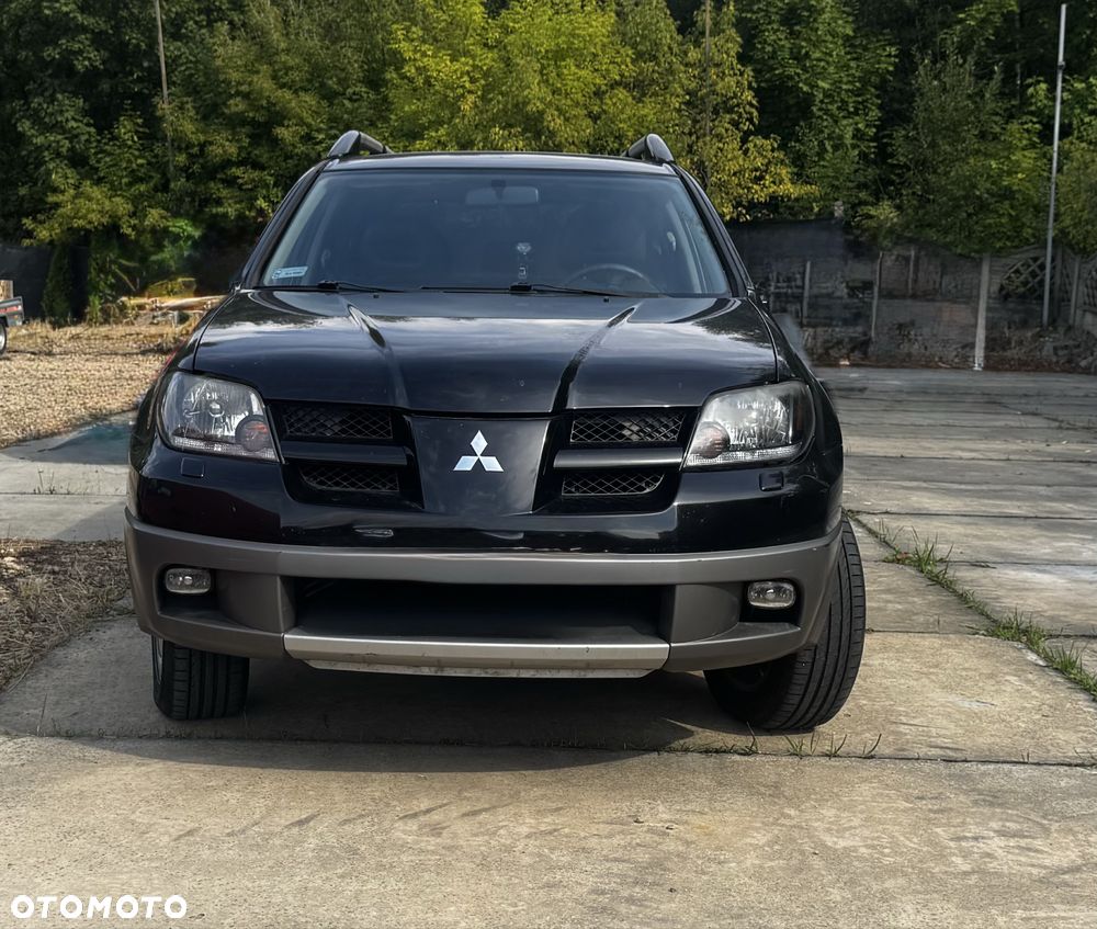 Mitsubishi Outlander - 1