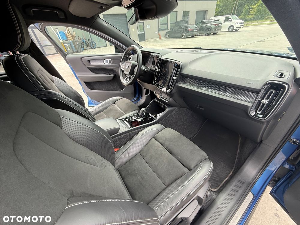 Volvo XC 40 D4 AWD R-Design - 27