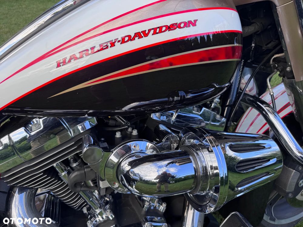 Harley-Davidson Touring Street Glide - 25