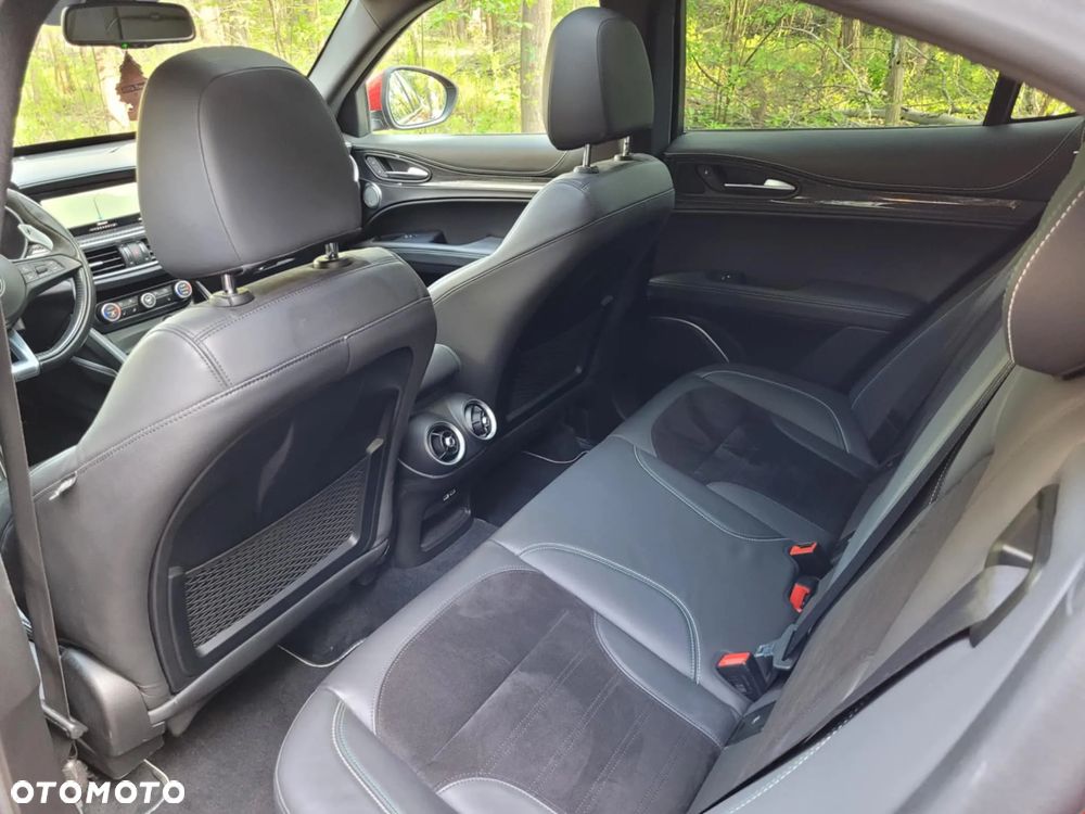 Alfa Romeo Stelvio V6 2.9 Bi-Turbo AT8-Q4 Quadrifoglio - 16