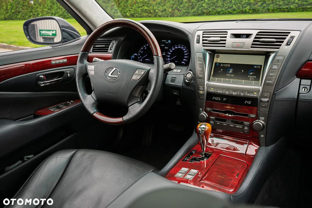 Lexus LS - 20