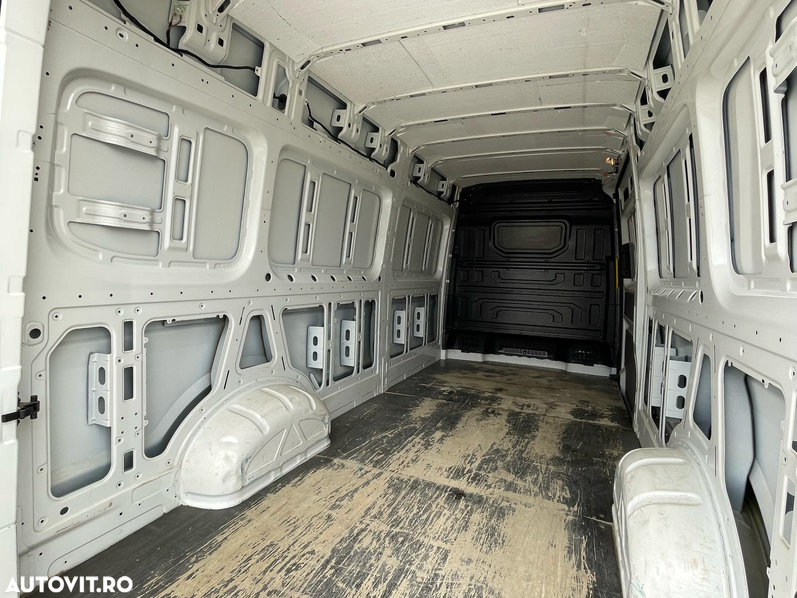Volkswagen Crafter L4H3 - 16