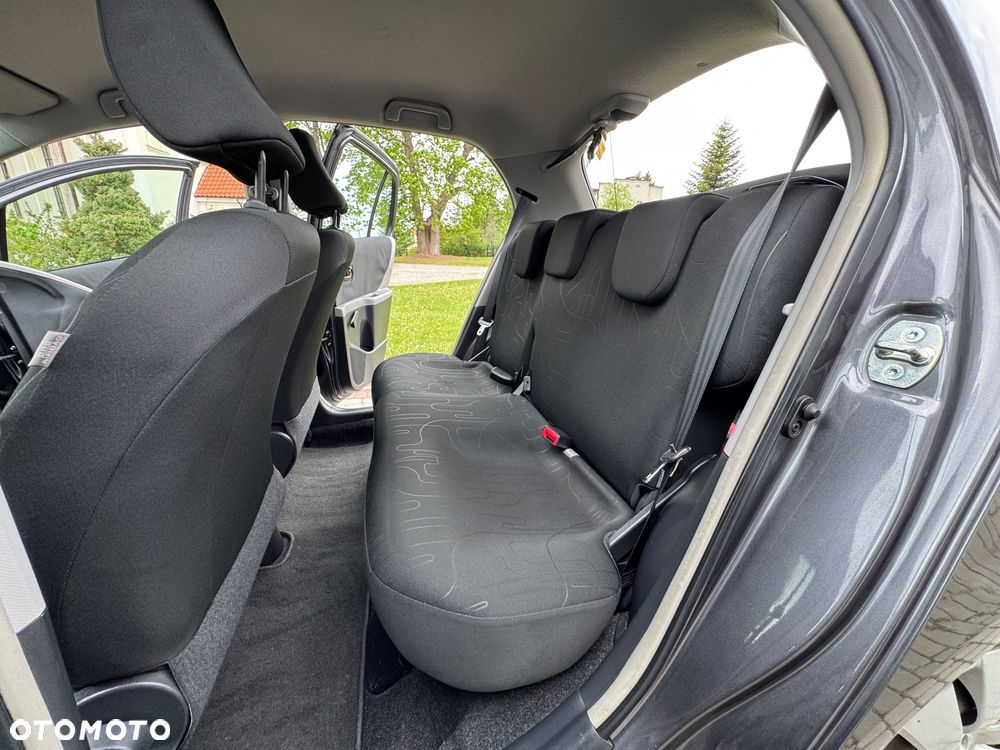 Toyota Yaris - 30