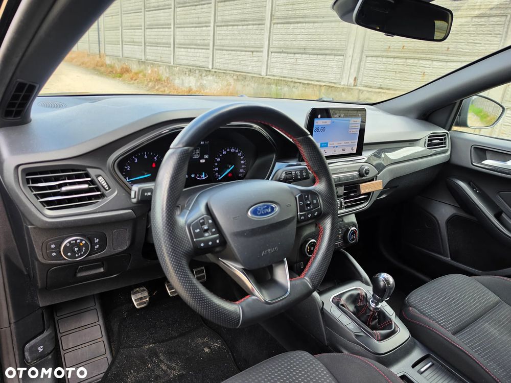 Ford Focus 1.0 EcoBoost STart-Stopp-System ST-LINE X - 8