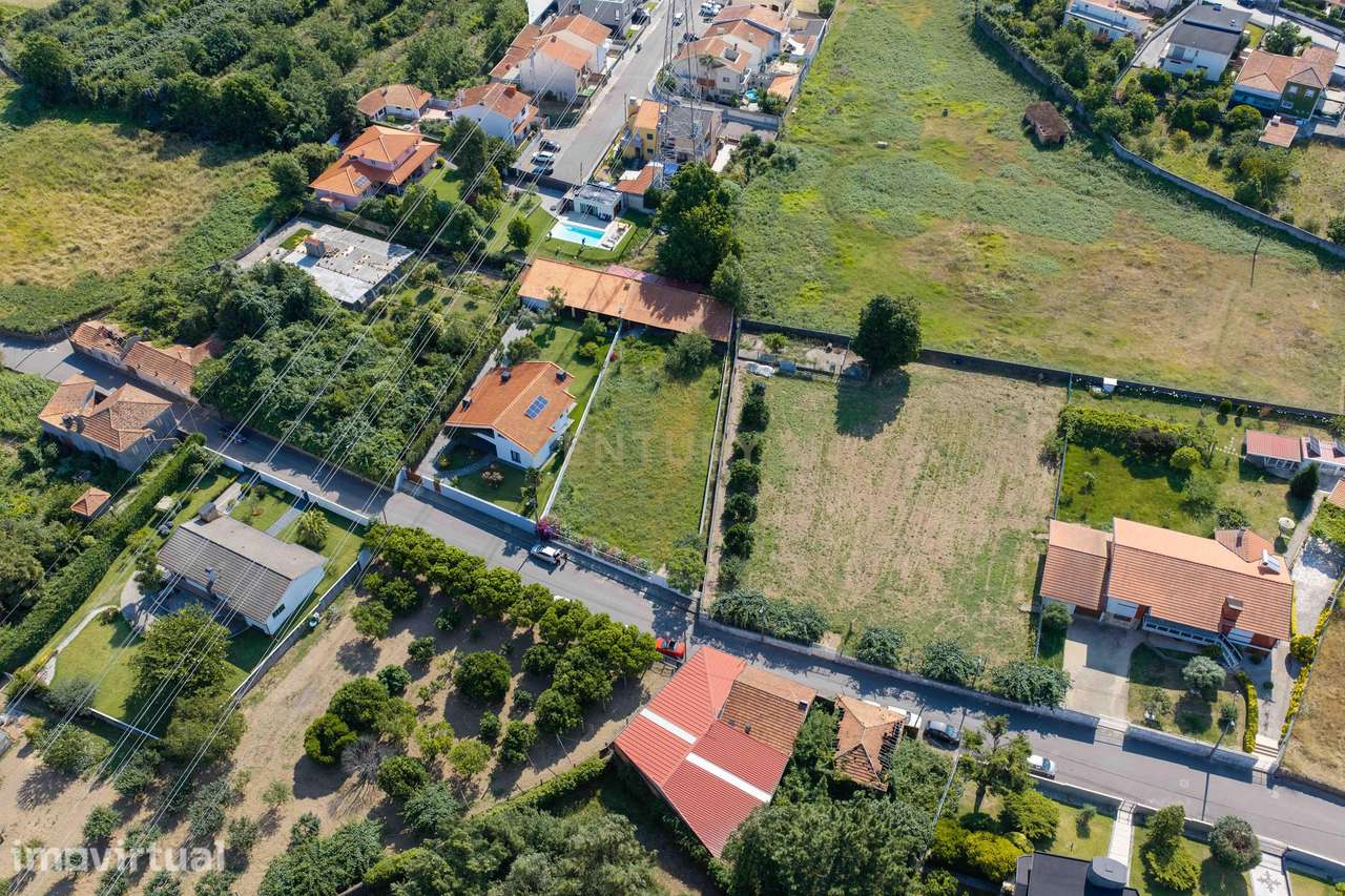 Terreno para construção já vedado em 4 frentes - Grande imagem: 5/17