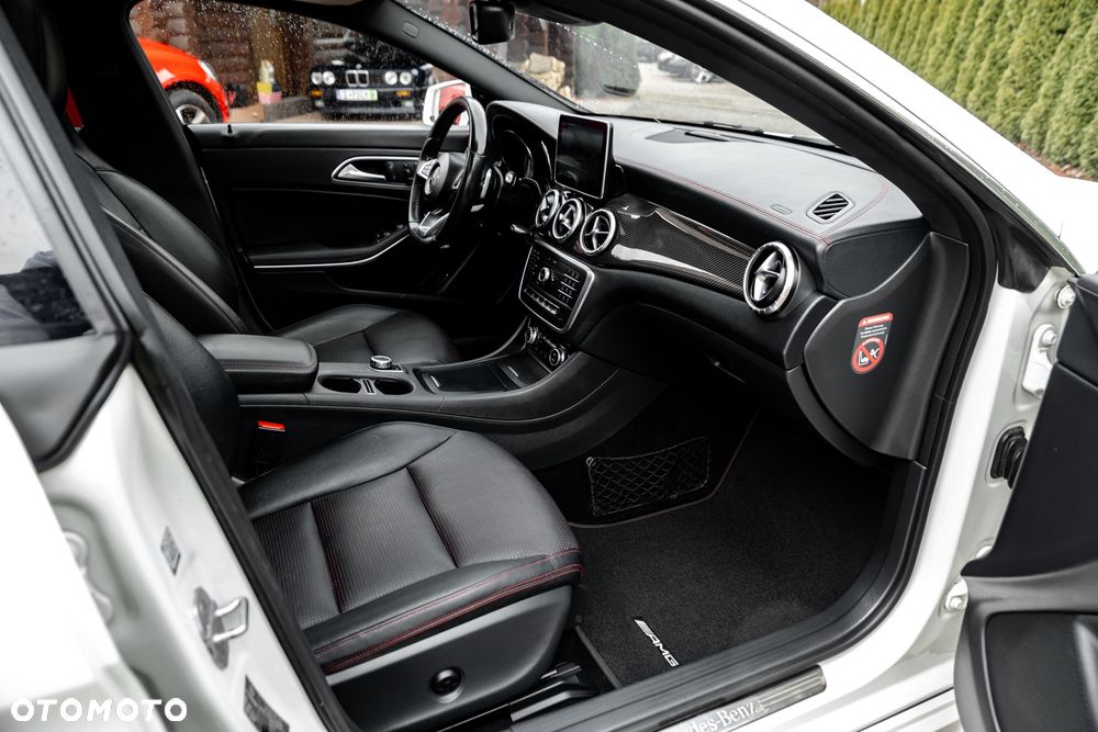 Mercedes-Benz CLA 250 4Matic 7G-DCT AMG Line - 23