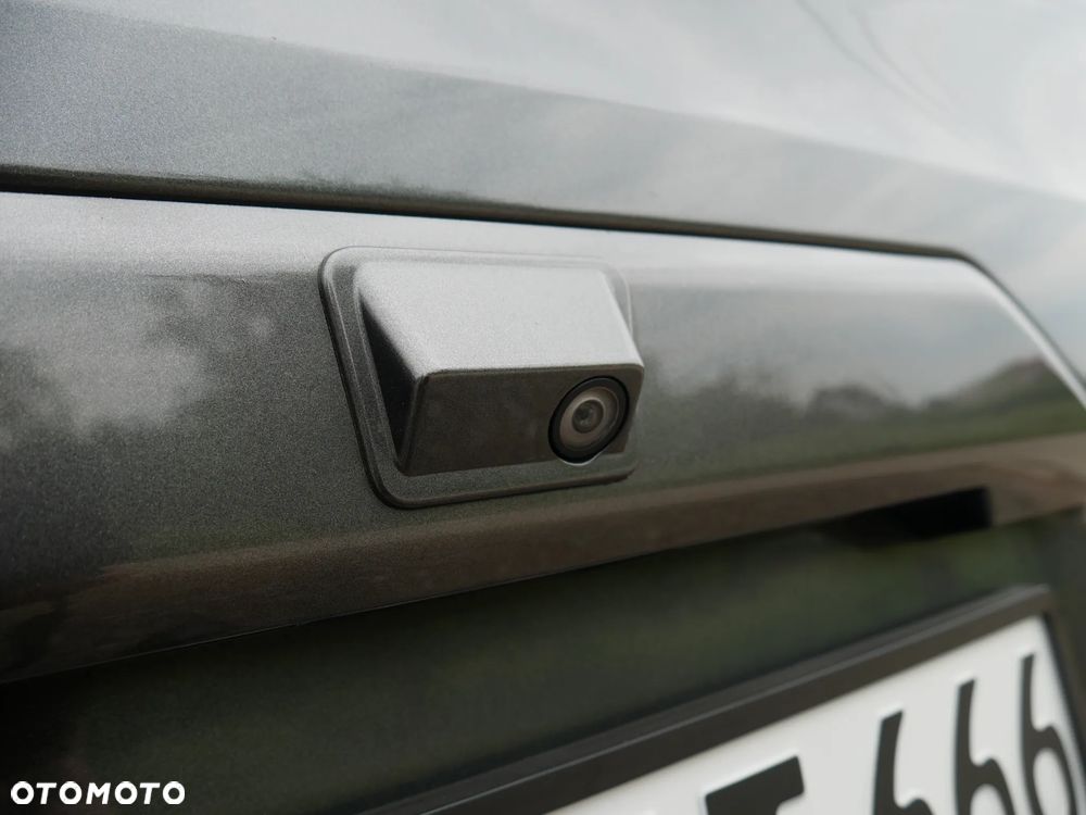 Ford Tourneo Custom 320 L2H1 VA Autm Titanium - 17