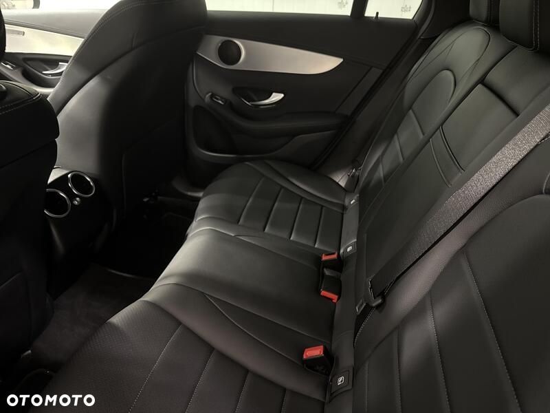 Mercedes-Benz GLC - 21