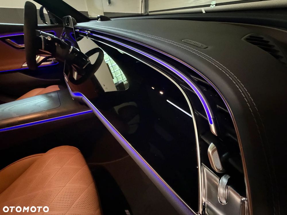 Mercedes-Benz Klasa E 220 d mHEV 4-Matic AMG 9G-Tronic - 25