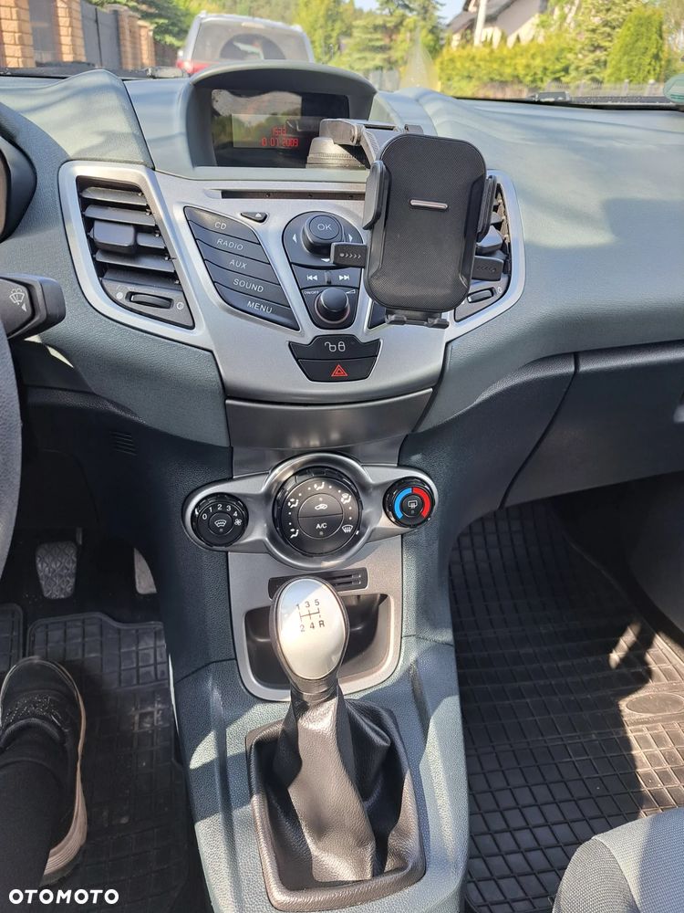Ford Fiesta - 16
