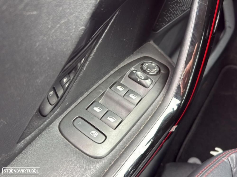 Peugeot 208 1.2 PureTech GT Line - 19