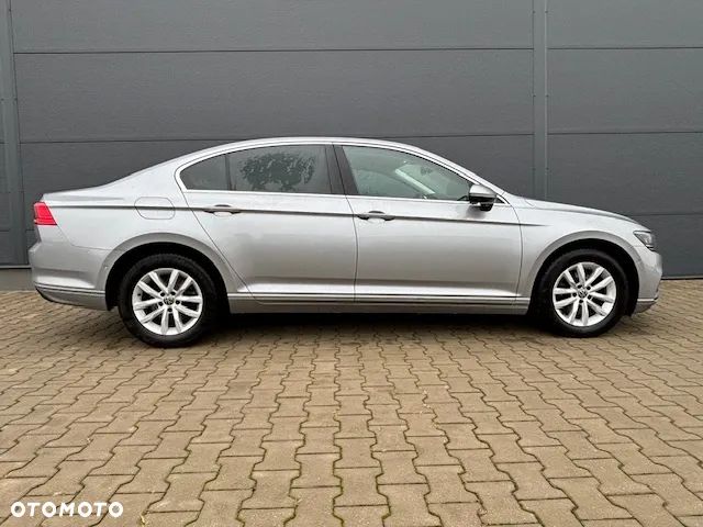 Volkswagen Passat 1.5 TSI EVO Business DSG - 1