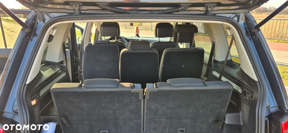 Volkswagen Touran 2.0 TDI BMT Highline - 30